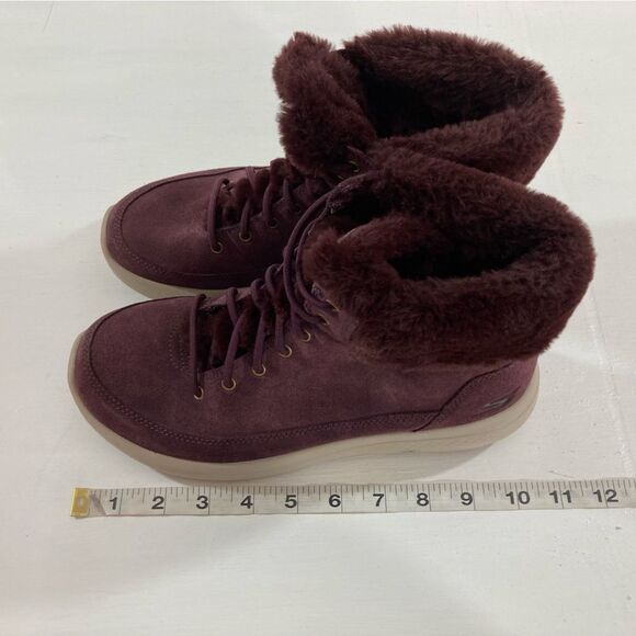 Skechers On The Go Women's 8.5 Burgundy Water Resistant Suede Ankle Boots Winter - Picture 11 of 11